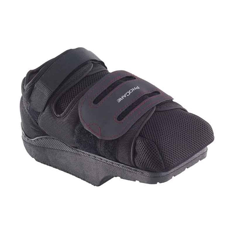 Chaussure postopératoire avec protection. de l'avant pied.